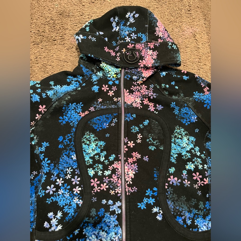 Lululemon Scuba Hoodie in Petal Pop Multi Size 12